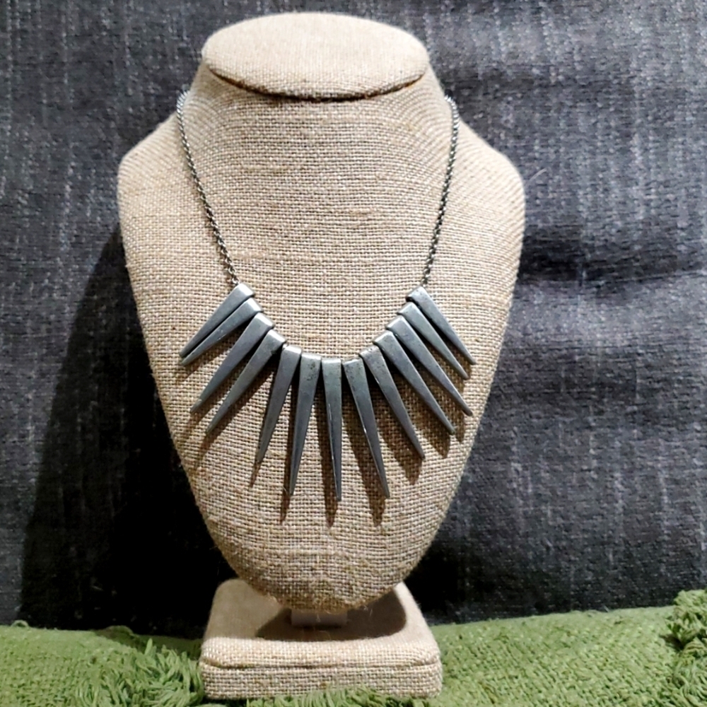 BIB SPEAR FAN Statement necklace 16 INCH W 3 INCH EXTENSION SILVERTONE